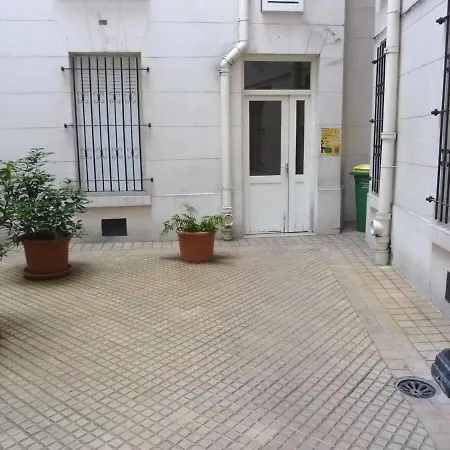 Апартаменты Charming In Paris-montmartre Париж